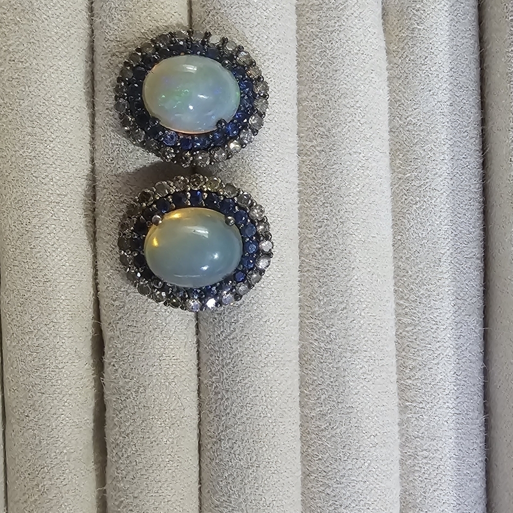 Cabochon Natural Australian Opal, Sapphire, and Colored Diamond Earrings. - Picture 4 of 8